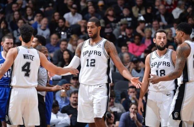 里打出超额 里打出超额